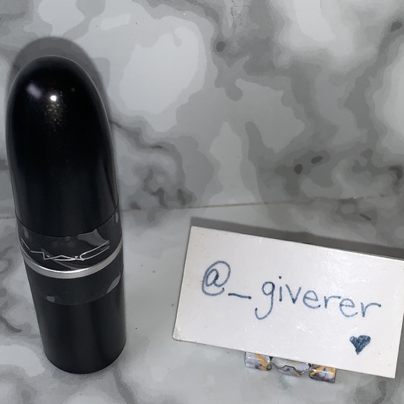 DANGEROUS NWOB Retro Matte Lipstick MAC - Picture 8 of 16